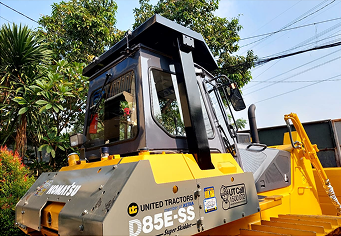 D-85 ESS KOMATSU - CABIN